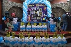 Stage-and-Back-ground-decor-with-balloon-birthday-party