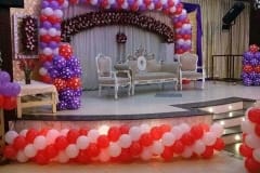 birthday-Red-white-blue-balloons-decor-setup